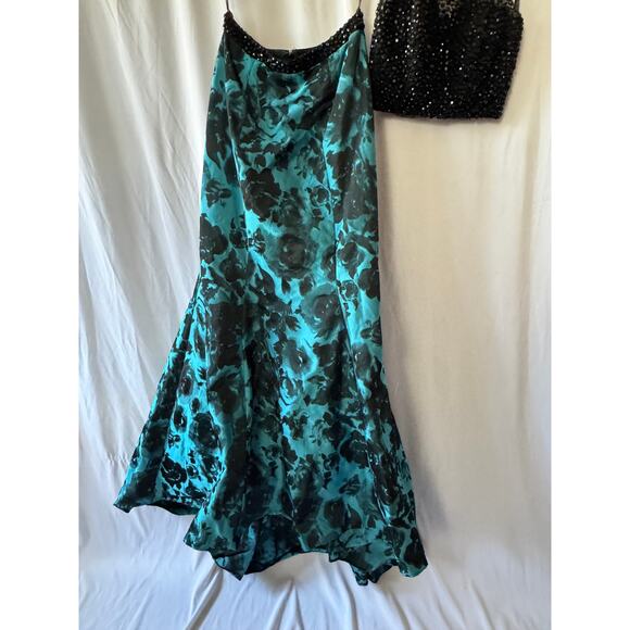 Sherri Hill Mermaid Two-Piece Evening Dress - Size 4 - Picture 4 of 16